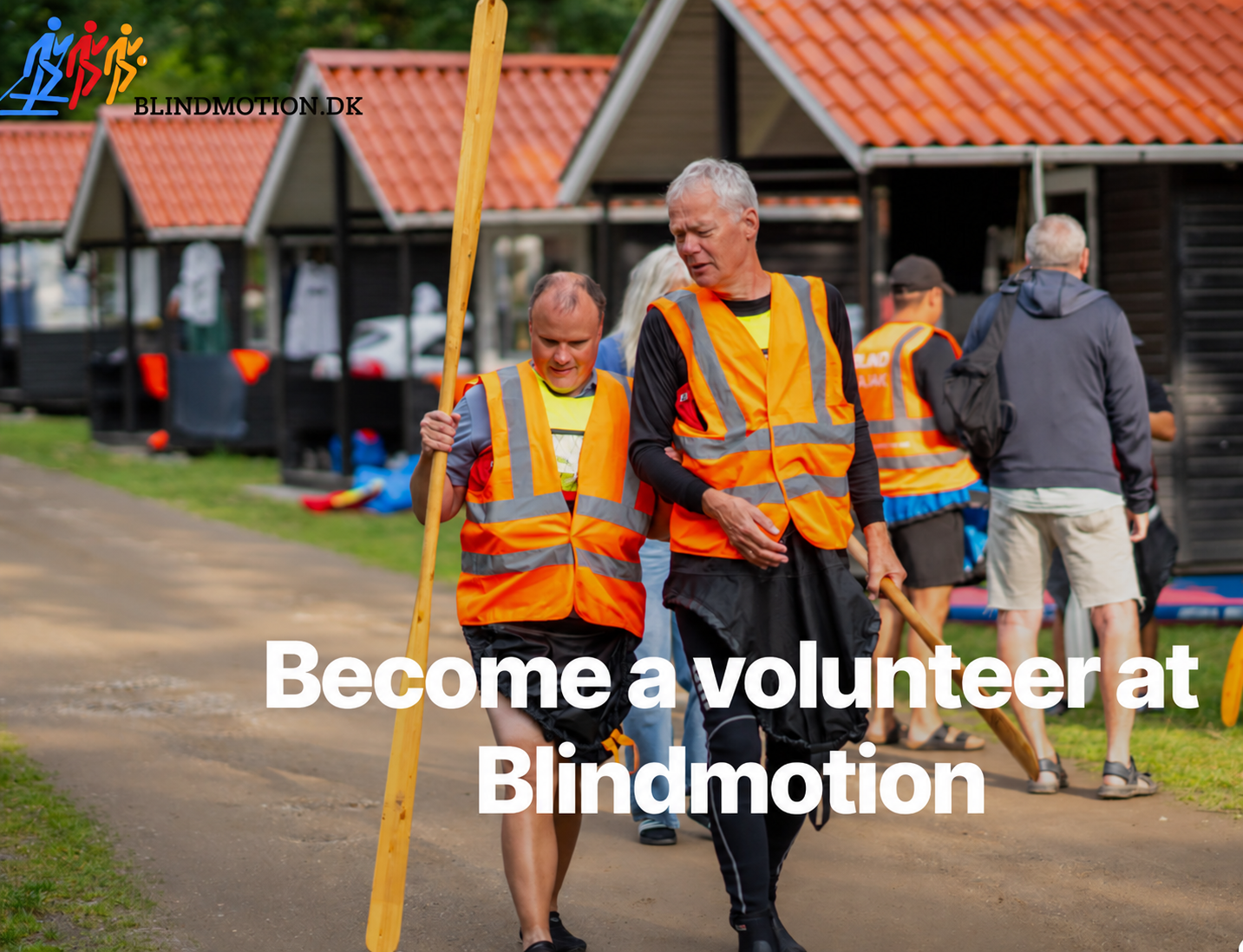 Blindmotion participants walking together with paddles